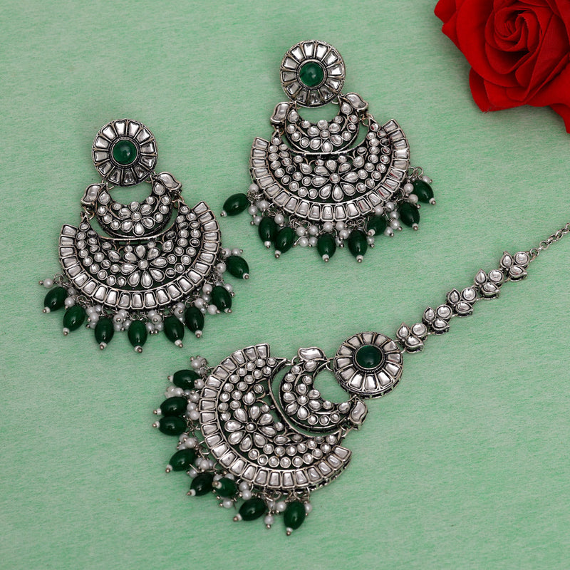 Green Color Kundan Earrings With Maang Tikka (KDTE546GRN)