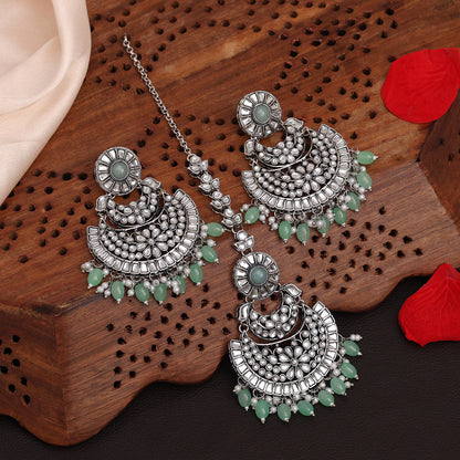 Pista Green Color Kundan Earrings With Maang Tikka (KDTE546PGRN)