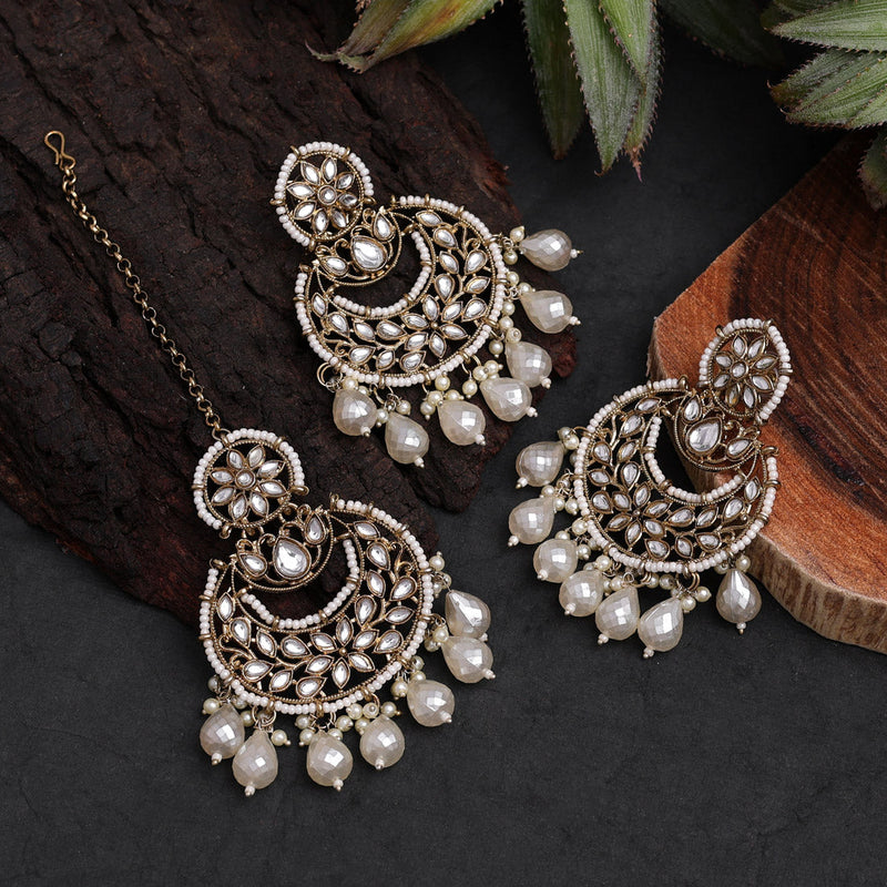 White Color Kundan Earrings With Maang Tikka (KDTE551WHT)