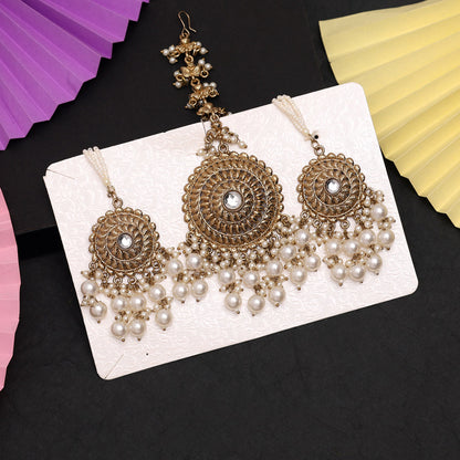 White Color Earrings With Maang Tikka (MTKE468WHT)